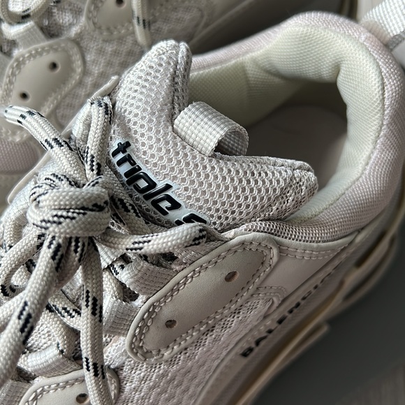 Balenciaga Triple S Chunky Rice Ash - Picture 3 of 8
